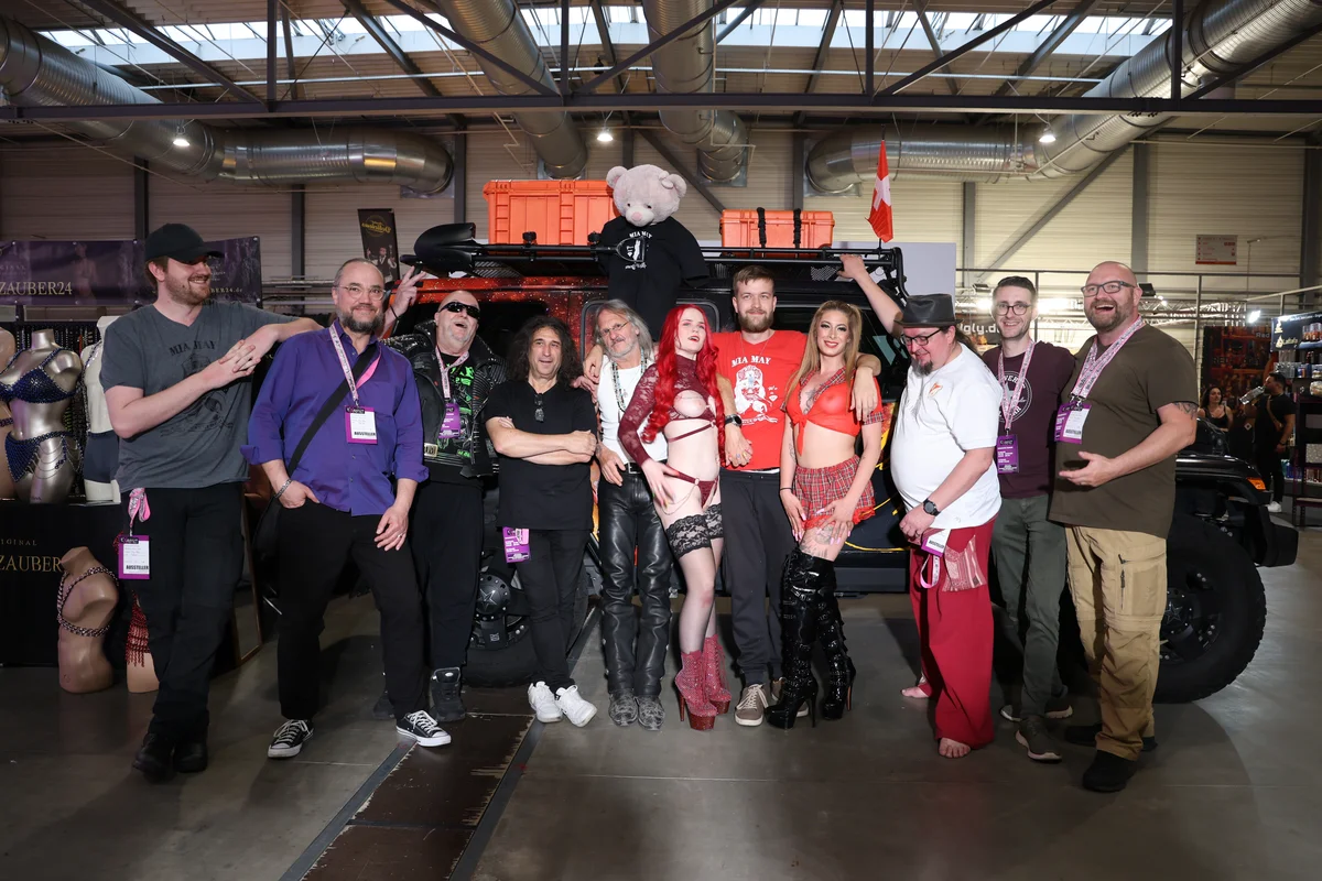 Mia May und RANDOM rocken die VENUS 2026 Mia May, Larissa TS und RANDOM mit ihrem Team auf der Exquisit Messe 2026