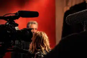 Filmteam bei Dreharbeiten zur Dokumentarserie UNTOLD DPM